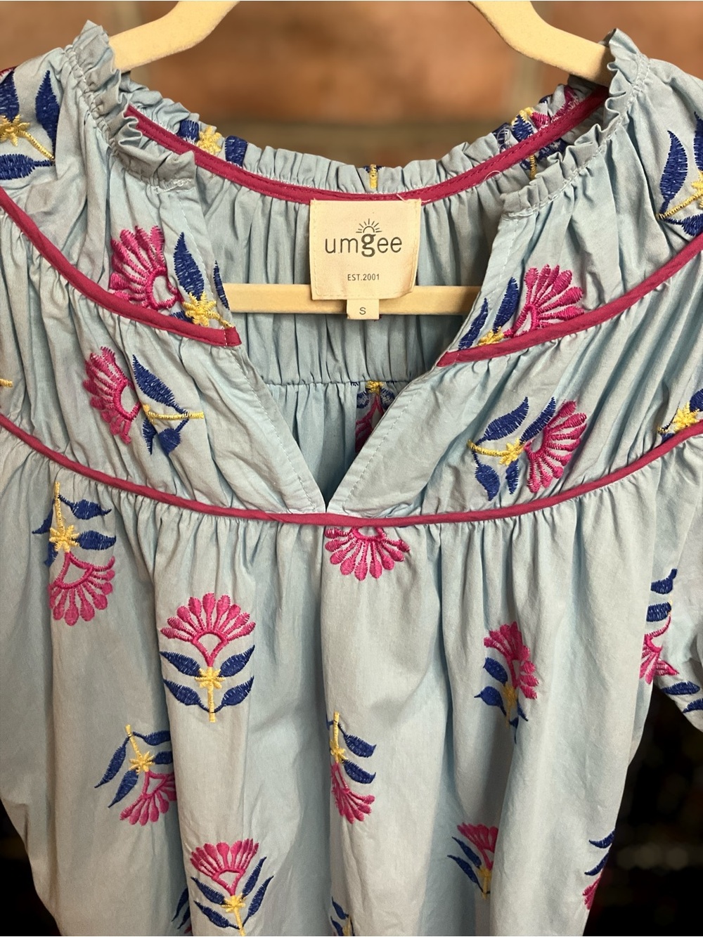Umgee Embroidered Puff Sleeve Blouse, size S - Picture 5 of 6